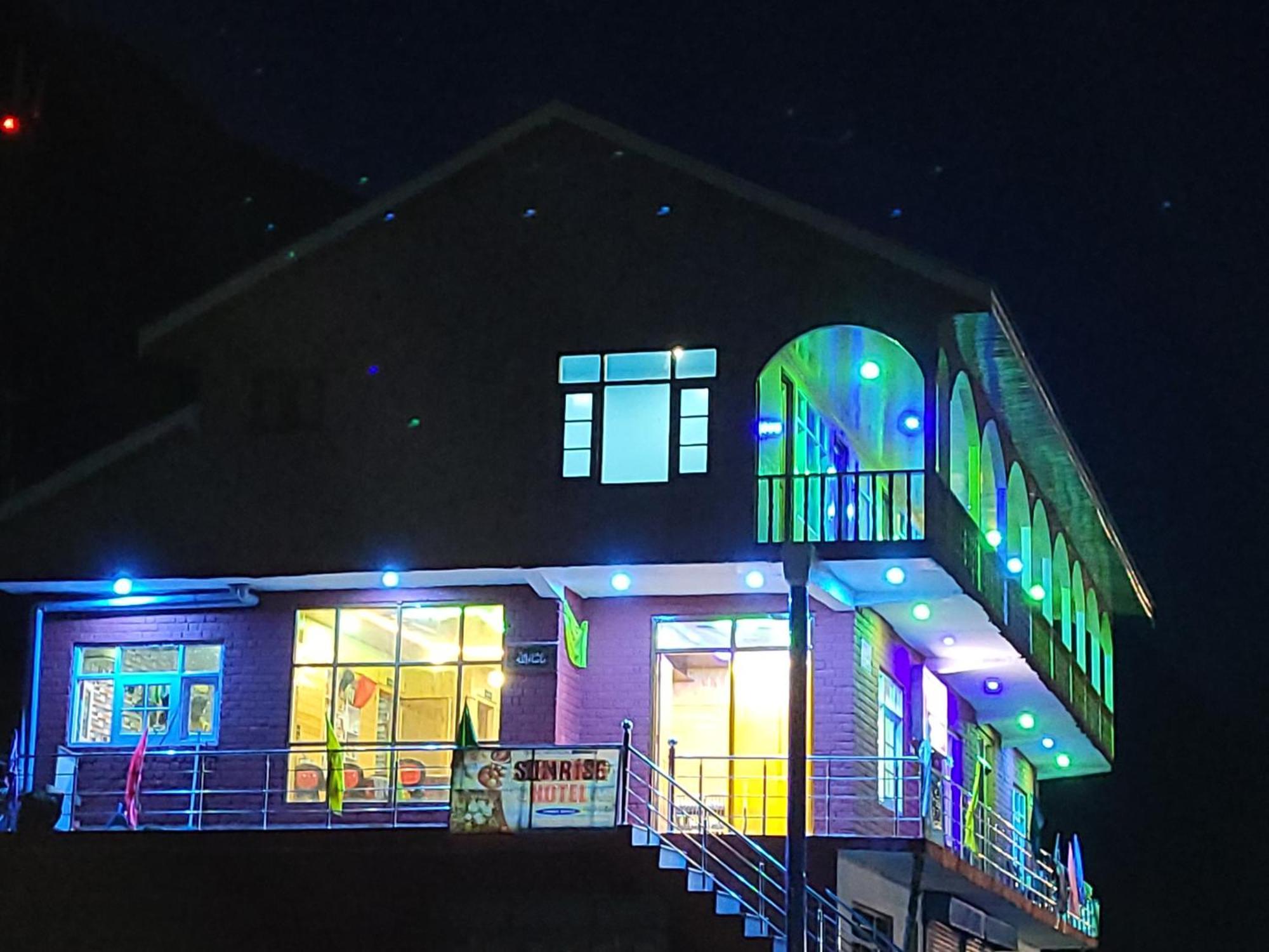 Sunrise Hotel And Restaurant Mastan Gurez Kanzalwan Exterior foto